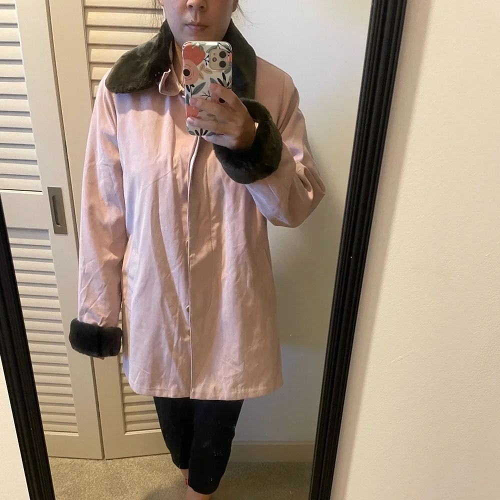 ๐5 for $25 Pink London Fog trench coat with fur detail - Picture 2 of 11